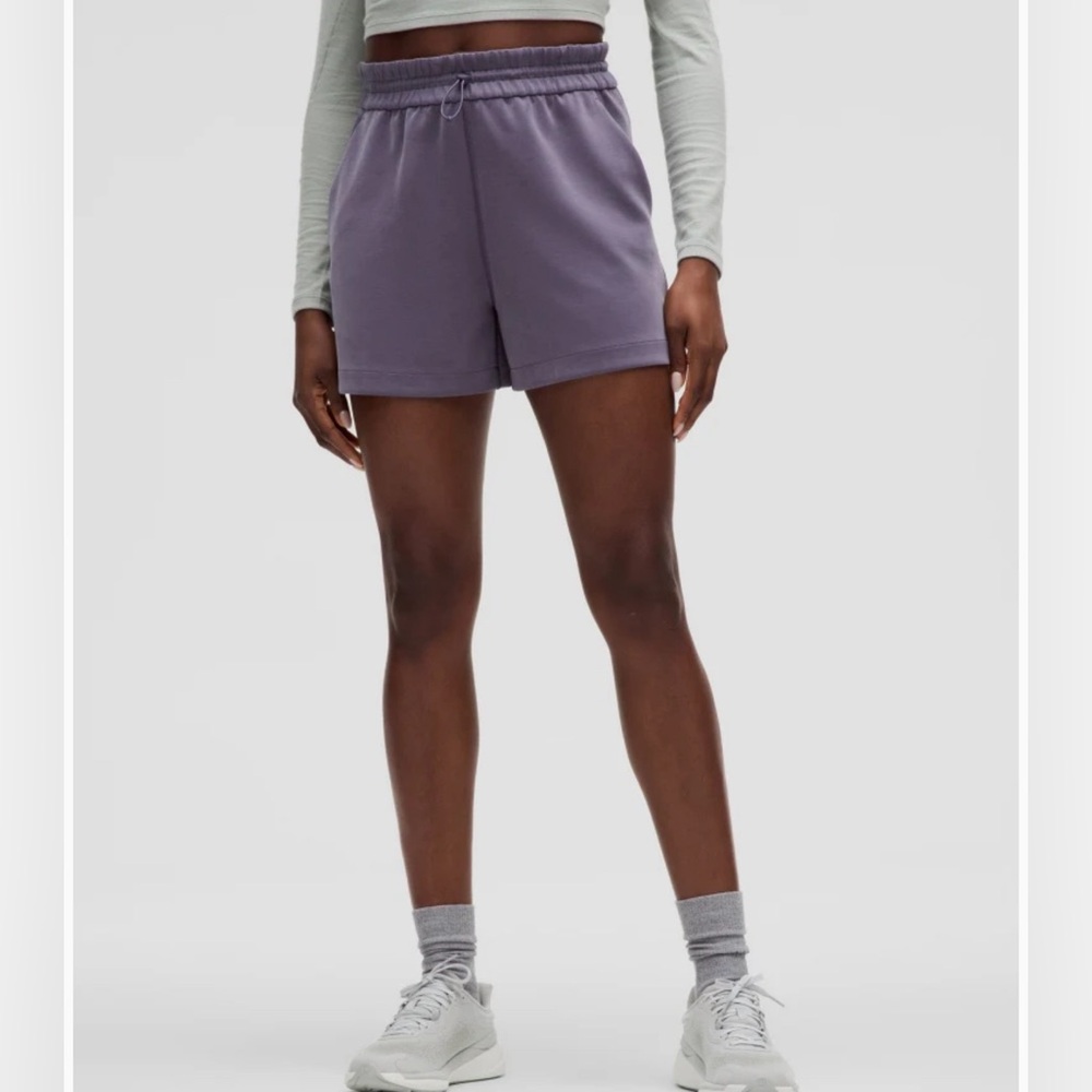 NWT Lululemon Softstreme High Rise Short 4”